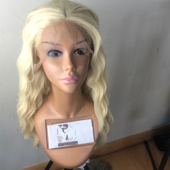 20” BLONDE WAVY LACE FRONT WIG *NEW*